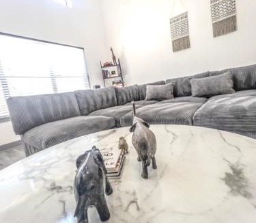 Willow Meadows/Willowbend Area House | Luxury Home-near NRG MedCenter Downtown & Uptown