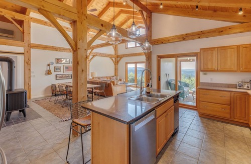 Littleton Cabin | Luxury Lodge in Littleton w/Panoramoic Mountain Views