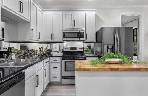 Glen Iris House | Luxury Modern Stay Near UAB