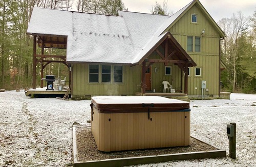 Hico House | Luxury Mountain Cabin on Meadow River Canyon - Near New River Gorge