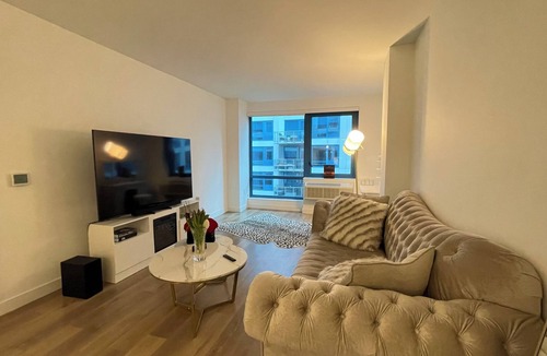 Hoboken Apartment | Luxury One-Bedroom, Views of NYC