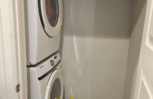 South Main Apartment | Luxury studio with AC, WiFi in wonderful Houston