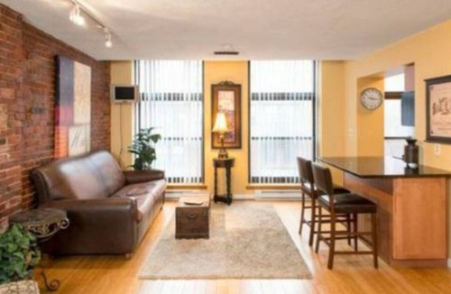 North End Apartment | Luxury Waterfront Apt (North End)