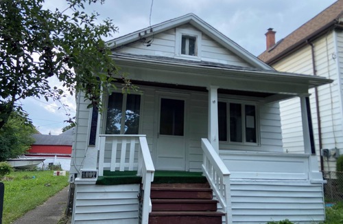 Niagara Falls House | MABSARKERLLC 3-bedroom house in marvelous Niagara Falls with AC