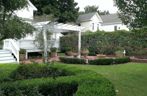 Historic Downtown Manteo Cottage | Magnolia Cottage exquisite private cottage in heart of Old Town Manteo!