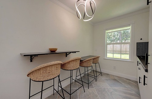 Willow Meadows/Willowbend Area Apartment | Magnolia Studio-Guest Unit