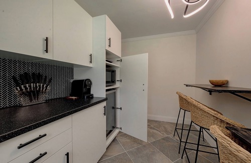 Willow Meadows/Willowbend Area Apartment | Magnolia Studio-Guest Unit