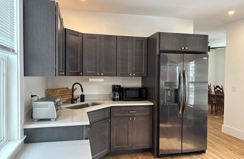 Sunapee House | Main Street Retreat 4-bedroom w Hot Tub, Walk to Beach, Harbor & Restaurants