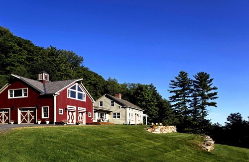 Wells Bed & Breakfast | Majestic Suite Sleeps Four Mountain Views Bed and Breakfast Vermont