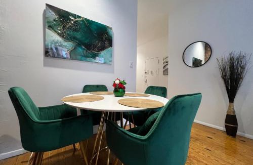 Lincoln Square Apartment | Manhattan Gem