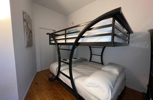 Lincoln Square Apartment | Manhattan Gem