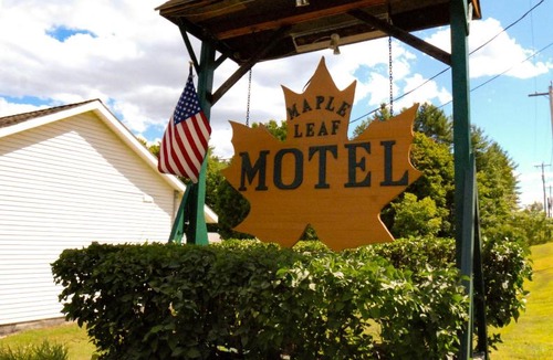 Schroon Lake Cabin | Maple Leaf Lodge