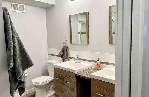 North Philadelphia West Apartment | Massive New 9 beds/2.5 bath Sleeps 18 w/Rooftop