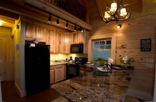Lexington Cabin | Meadow View Cabin, a deluxe log home near Lexington VA.