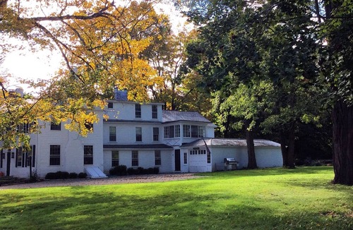 Manchester House | Miner Cottage-Historic Antique Home just steps from the Equinox Resort