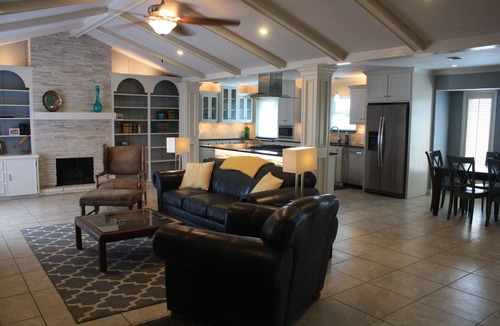 Bay Area House | MINUTES FROM BEACH, LUXURIOUS HOME, GREAT FOR FAMILIES! POOL TABLE!