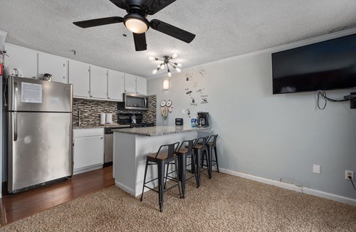 Snowshoe Condo | ML269| Ski In/Out | Mountain View | Sleeps 8