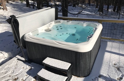 Wardsboro Cabin | Mod A Frame Cabin in the Woods Close with Hot Tub -close to Mt. Snow & Stratton!