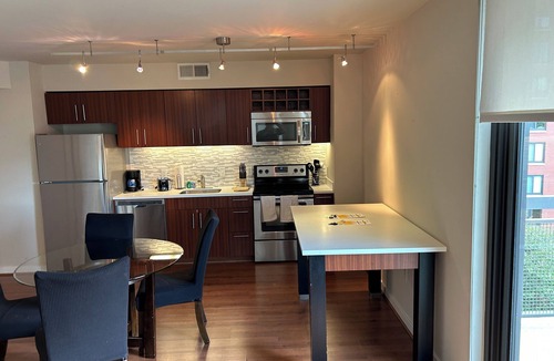 Radnor - Fort Myer Heights Apartment | Modern 2BR/2BA Fully Furnished in Rosslyn, Arlington - Prime Location!