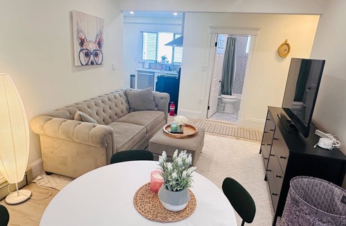 East Somerville Apartment | Modern 2BR near subway & parking available