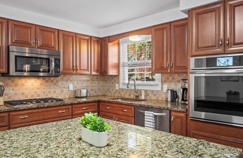 Cranberry Township House | Modern and Accessible 5 Bedroom Home in Cranberry, Pittsburgh with a Game Room