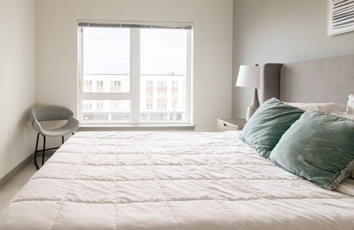Kent Apartment | Modern Apartment in Prime Location (ID1963X58)