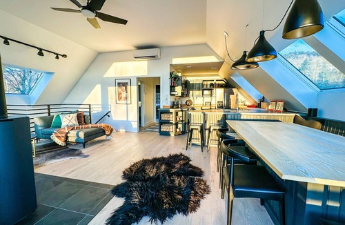 Morrisville House | Modern barn perched on 24 acres w/stunning views of mountains & ski resort