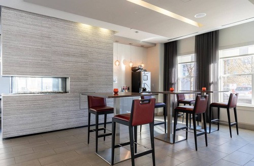 Burlington Apartment | Modern Burlington 2BR w/Gym & W/D, nr Dining & Shops, by Blueground