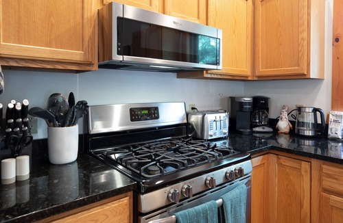 Chestertown Cabin | Modern Cabin w/Hot Tub-Minutes to Lakes & Skiing