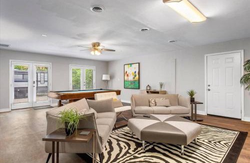 North Chesterfield House | Modern Comforts, Classic Charm: Neighborhood Gem