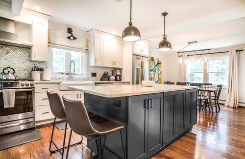 Zena House | Modern Farmhouse w/Saltwater Pool, Game Room, Spa Baths - 5 Min to Woodstock