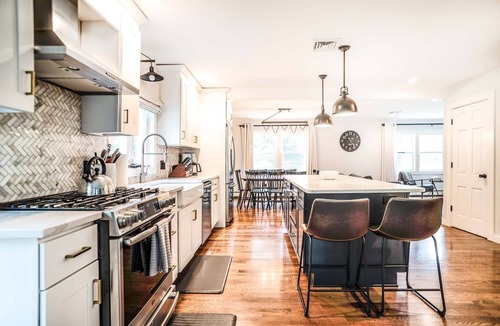 Zena House | Modern Farmhouse w/Saltwater Pool, Game Room, Spa Baths - 5 Min to Woodstock