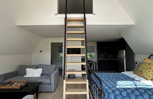Warren Ski Chalet | Modern guesthouse in Mad River ValleynFernstone