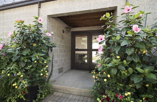 Chatham House | Modern home with Catskill views, guesthouse and heated pool near Chatham/Hudson