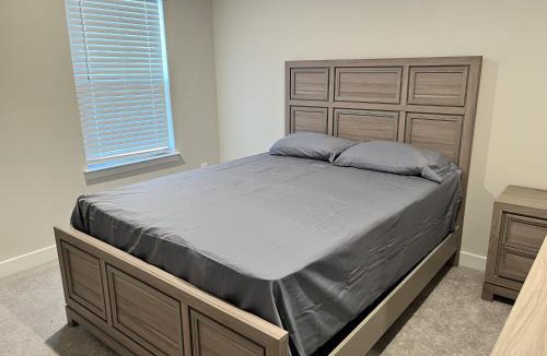 Frederick House | Modern Home with Private Bath Stylish & Comfy