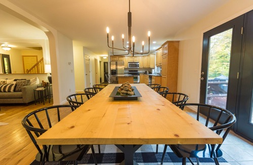 Jay House | Modern, Ideal Location, Family Friendly!