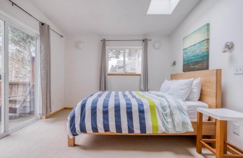 Neahkahnie Beach House | Modern Manzanita Retreat - Meredith Lodging