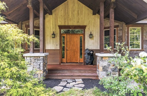 Conway House | Modern rustic lodge set in the White Mountains and minutes from North Conway.
