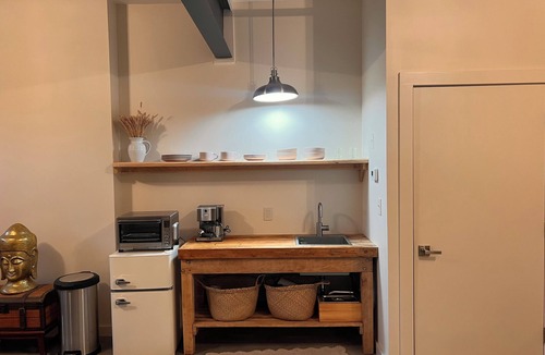 Shaftsbury Apartment | Modern, Stylish apartment on Stunning Horse Farm in Shaftsbury Vermont.