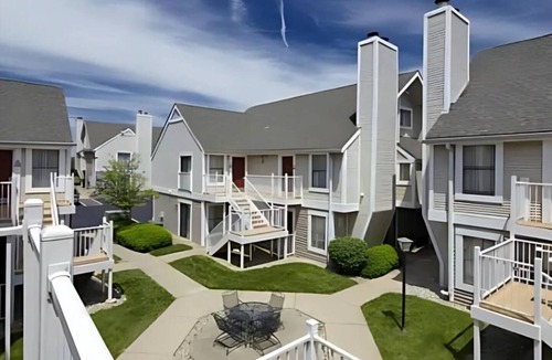 Sharonville Apartment | Modern Townhome Turnkey Extended Stay Flexible Lease