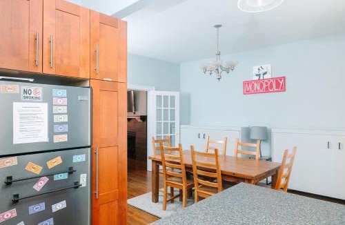 Allegheny-West Apartment | MONOPOLY - Prime-Location - Walkable - Sleeps 6