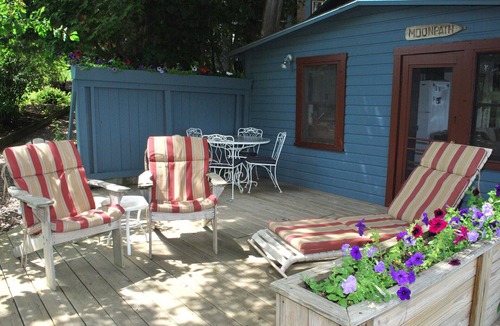 South Hero Cottage | Moonpath Cottage at Kibbe Point–the ultimate romantic escape