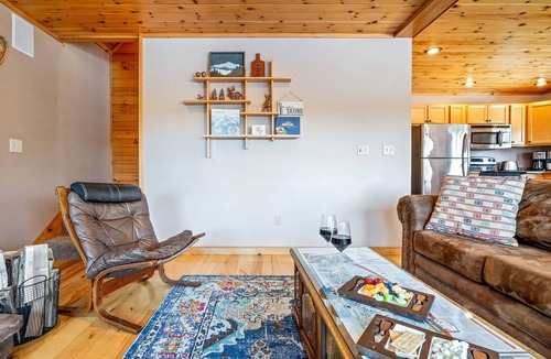 Bethel House | Moose Lane Chalet| Mtn Views&HotTub/Dogs OK|Slps13