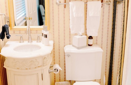 Dilworth Bed & Breakfast | Morehead Inn