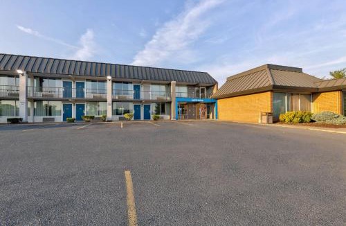 Mount Jackson Hotel | Motel 6-Mount Jackson, VA - Shenandoah
