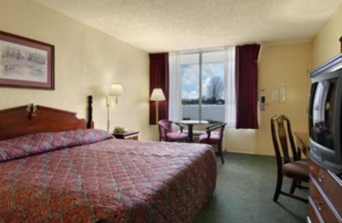 Mount Jackson Hotel | Motel 6-Mount Jackson, VA - Shenandoah