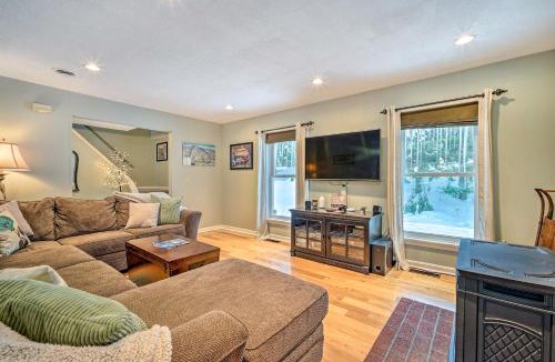Mount Holly House | Mount Holly Vacation Rental with Hot Tub!