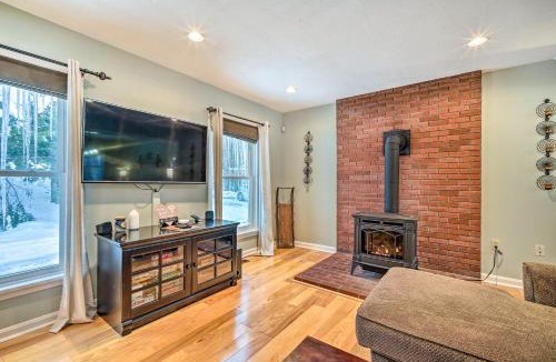 Mount Holly House | Mount Holly Vacation Rental with Hot Tub!