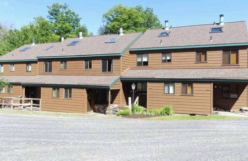 West Dover House | Mount Snow House on Private Ski Home Trail w Shuttle Service