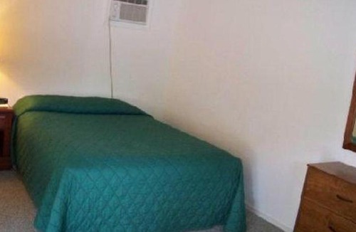 Center Ossipee Hotel | Mount Whittier Motel